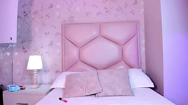 Snapshot of ambar_sullivan chatting on October 2025 11:40:01 AM ambar sullivan online show from October 2025 11:40:01 AM