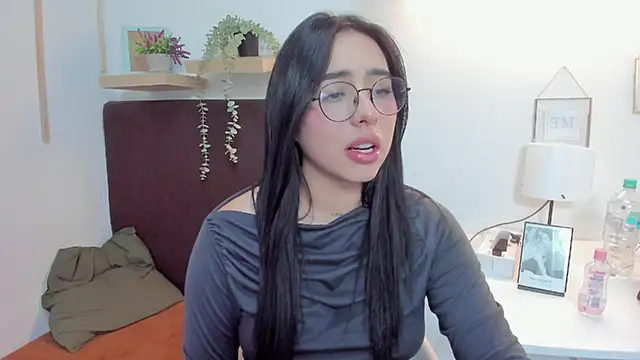 isabella jade online show from February 2025 09:41:02 PM