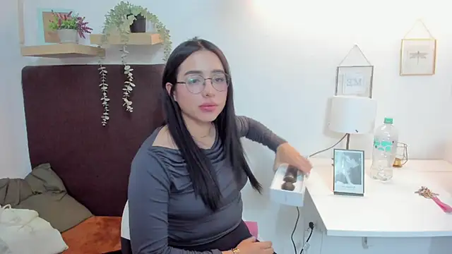 isabella jade online show from February 2025 06:53:01 PM