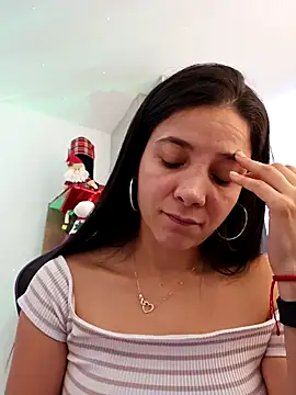 miaeyes online show from December 2024 03:00:02 PM