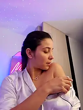 Snapshot of miaeyes chatting on January 2025 01:41:01 AM miaeyes online show from January 2025 01:41:01 AM