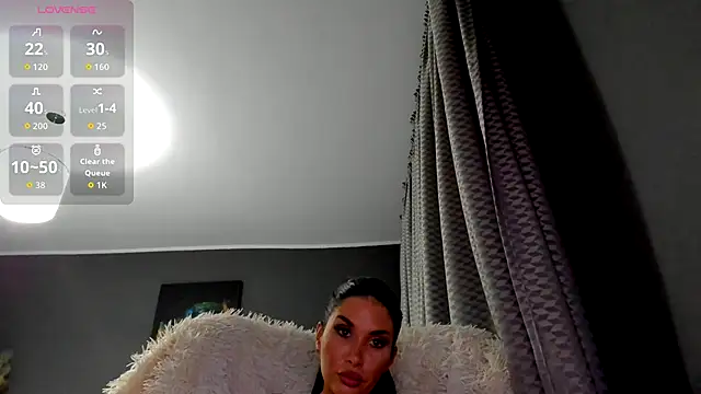 Emma D  online show from November 2025 07:24:01 PM