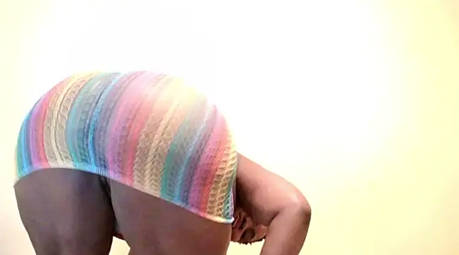 Snapshot of Queen_BootyXXX chatting on March 2025 02:28:02 AM Queen BootyXXX online show from March 2025 02:28:02 AM