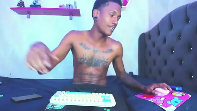 Snapshot of ManSant chatting on February 2026 06:03:01 PM ManSant online show from February 2026 06:03:01 PM