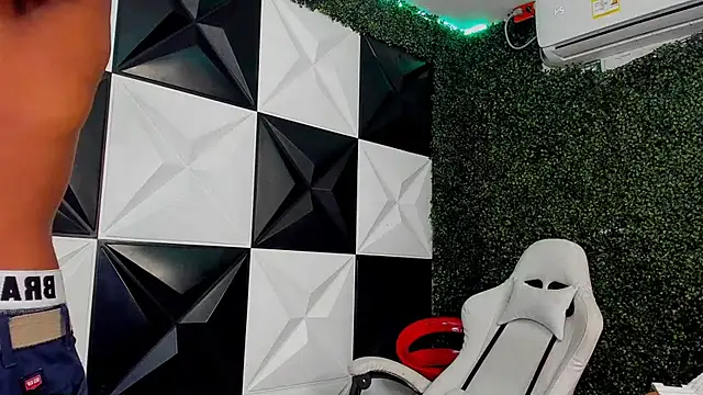 Snapshot of ManSant chatting on February 2026 06:26:01 PM ManSant online show from February 2026 06:26:01 PM