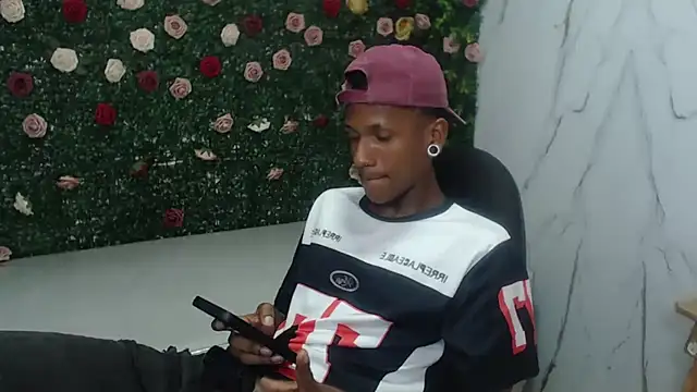 Snapshot of ManSant chatting on February 2026 07:14:02 PM ManSant online show from February 2026 07:14:02 PM