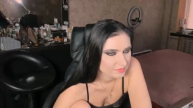 Miss Poison online show from November 2025 08:58:01 AM