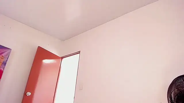 Snapshot of xLatinahotx chatting on December 2024 02:57:02 PM xLatinahotx online show from December 2024 02:57:02 PM