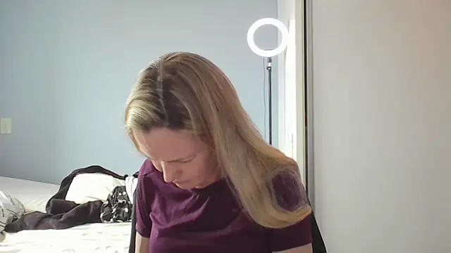 Annylove1 online show from February 2026 04:49:02 PM