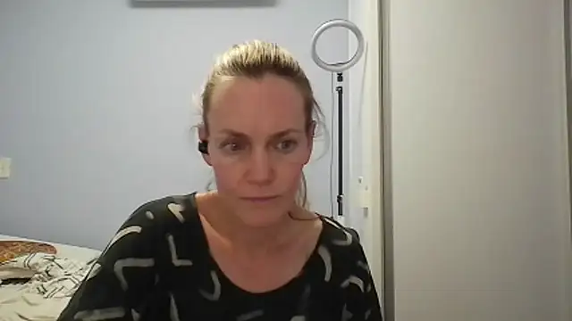 Annylove1 online show from February 2026 12:06:02 AM