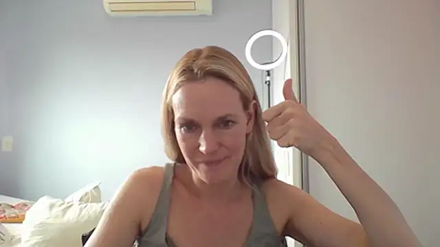 Annylove1 online show from February 2026 04:48:01 PM