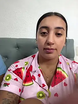 Snapshot of Hannahoff chatting on February 2026 03:21:02 AM Hannahoff online show from February 2026 03:21:02 AM