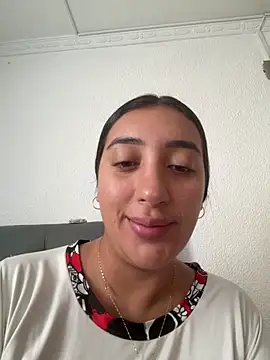 Snapshot of Hannahoff chatting on February 2026 07:54:01 PM Hannahoff online show from February 2026 07:54:01 PM