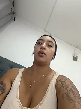 Snapshot of Hannahoff chatting on March 2026 03:12:02 AM Hannahoff online show from March 2026 03:12:02 AM