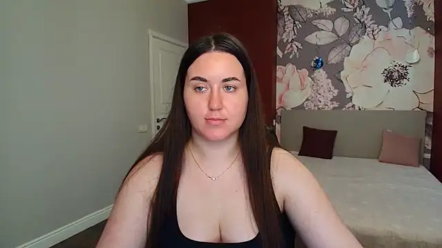 Snapshot of Roxie_Bradley chatting on June 2026 06:52:02 AM Roxie Bradley online show from June 2026 06:52:02 AM