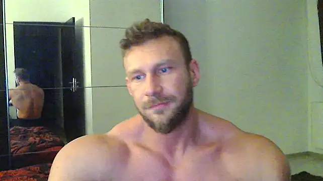 Snapshot of muscularkevin chatting on December 2024 01:18:02 PM muscularkevin online show from December 2024 01:18:02 PM