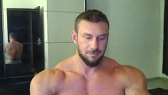 Snapshot of muscularkevin chatting on September 2025 06:18:01 PM muscularkevin online show from September 2025 06:18:01 PM
