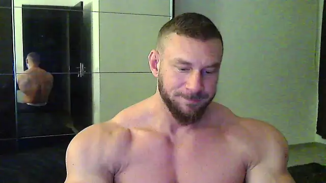 muscularkevin online show from December 2025 04:29:02 AM