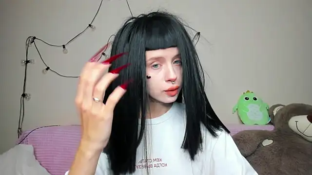 FlowerOfSin2001 online show from September 2025 04:30:02 PM