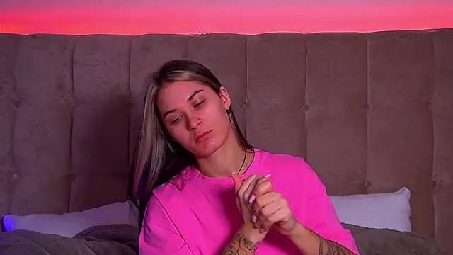 Snapshot of RachelSimpson chatting on February 2025 06:17:02 PM RachelSimpson online show from February 2025 06:17:02 PM