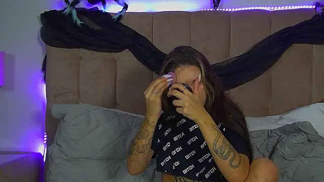 Snapshot of RachelSimpson chatting on October 2025 06:31:01 PM RachelSimpson online show from October 2025 06:31:01 PM