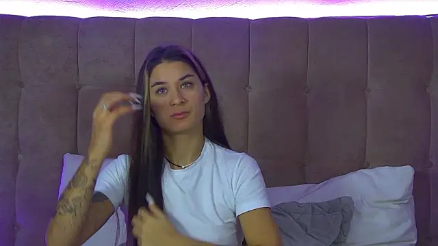 Snapshot of RachelSimpson chatting on November 2025 06:41:02 PM RachelSimpson online show from November 2025 06:41:02 PM