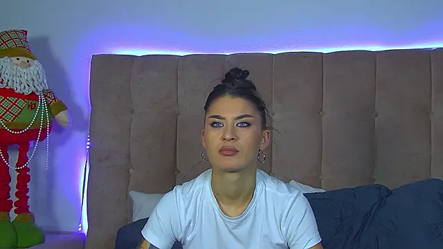 Snapshot of RachelSimpson chatting on December 2025 06:25:01 PM RachelSimpson online show from December 2025 06:25:01 PM