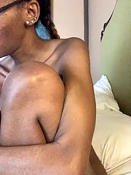 Snapshot of Jasmine_FullsShine chatting on December 2025 08:25:01 PM Jasmine FullsShine online show from December 2025 08:25:01 PM