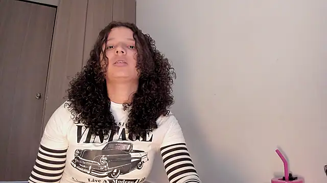 Cositarica  online show from October 2025 02:37:01 PM