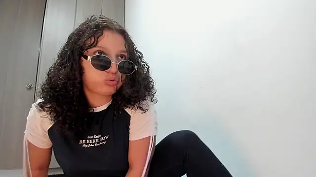 Cositarica  online show from October 2025 01:41:01 PM