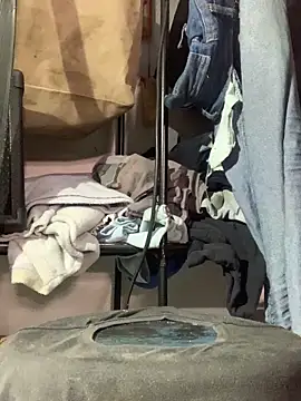 raphadoors19 online show from December 2025 12:01:01 PM