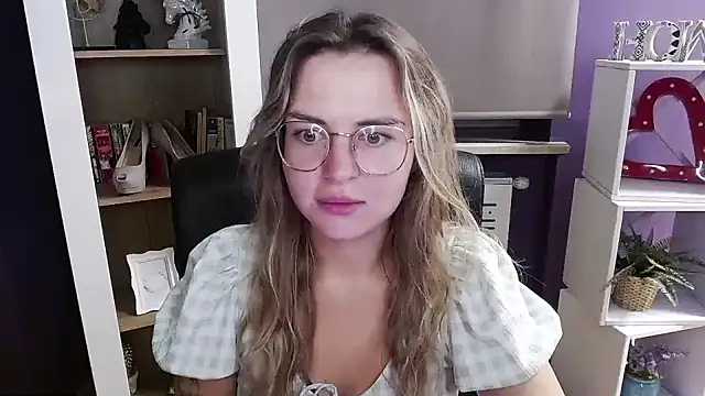 Zoey Erotic online show from October 2025 04:22:01 AM