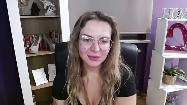 Zoey Erotic online show from October 2025 04:34:02 AM