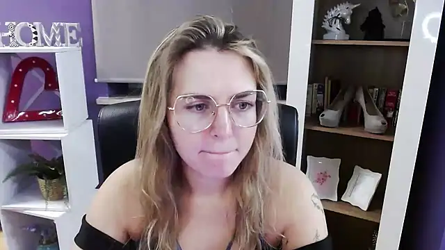 Zoey Erotic online show from November 2025 05:29:02 AM