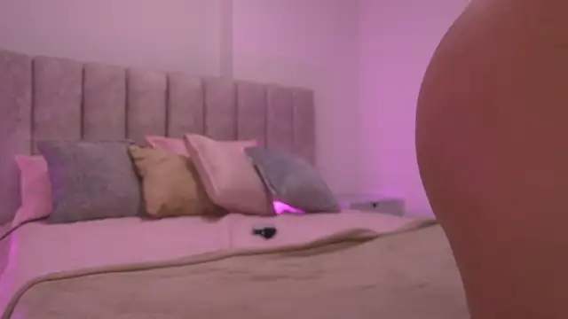 violeta aroca online show from November 2025 03:07:01 AM