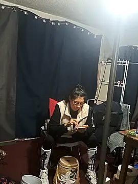 Snapshot of LaInsaciableIntensa chatting on November 2025 12:44:01 AM LaInsaciableIntensa online show from November 2025 12:44:01 AM