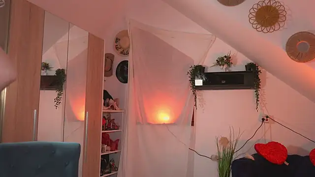 Snapshot of Amaliamour chatting on November 2025 04:10:02 AM Amaliamour online show from November 2025 04:10:02 AM