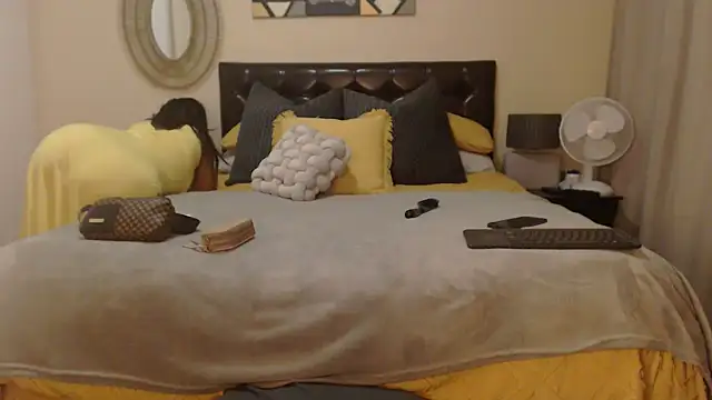 Snapshot of Creamyass22 chatting on January 2025 07:28:01 PM Creamyass22 online show from January 2025 07:28:01 PM