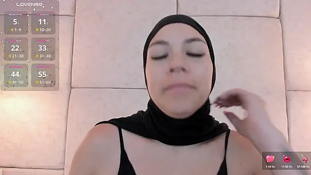 aisha vs online show from December 2024 12:15:01 PM