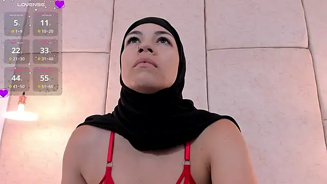 aisha vs online show from February 2025 11:56:01 AM