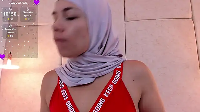 aisha vs online show from February 2025 12:06:01 PM