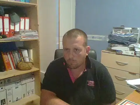 manubm03 online show from June 2026 01:10:02 PM