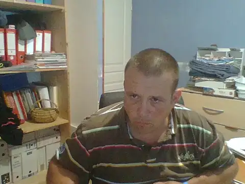 manubm03 online show from June 2026 04:31:01 PM