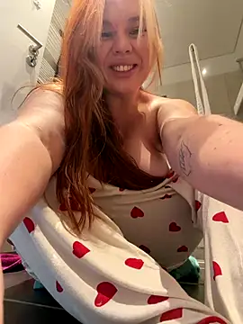 Snapshot of AnjaAmelia chatting on December 2025 11:49:02 AM AnjaAmelia online show from December 2025 11:49:02 AM