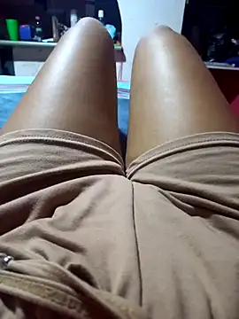 Snapshot of annie-19 chatting on February 2025 08:00:01 PM annie-19 online show from February 2025 08:00:01 PM