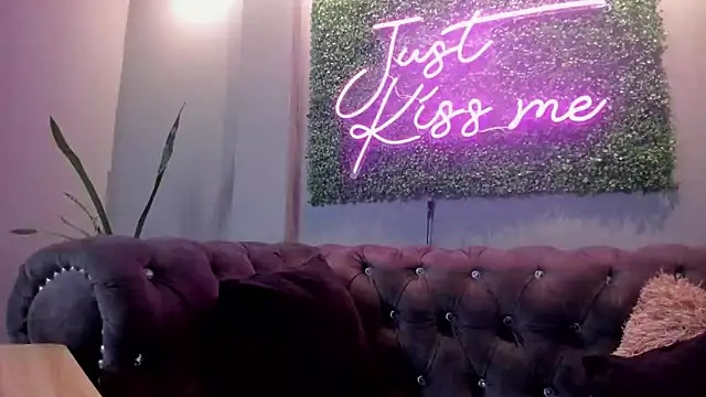 nilosolem online show from January 2025 12:26:02 PM