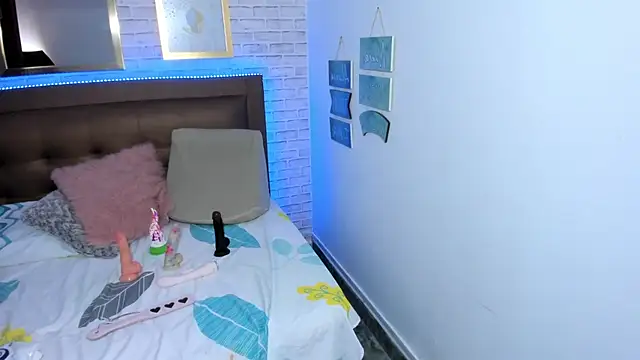 mila katts online show from March 2025 03:58:02 AM