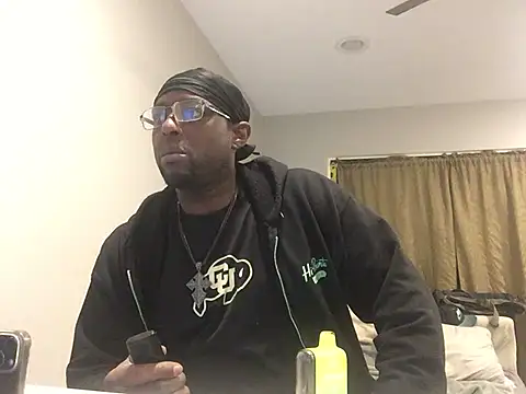 Snapshot of Londonfrotadejr chatting on February 2025 04:24:02 AM Londonfrotadejr online show from February 2025 04:24:02 AM
