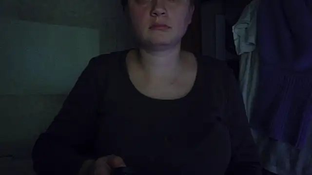 Snapshot of FrumCake chatting on November 2025 11:40:02 PM FrumCake online show from November 2025 11:40:02 PM