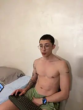 Snapshot of sebas_1122 chatting on May 2026 07:32:01 PM sebas 1122 online show from May 2026 07:32:01 PM